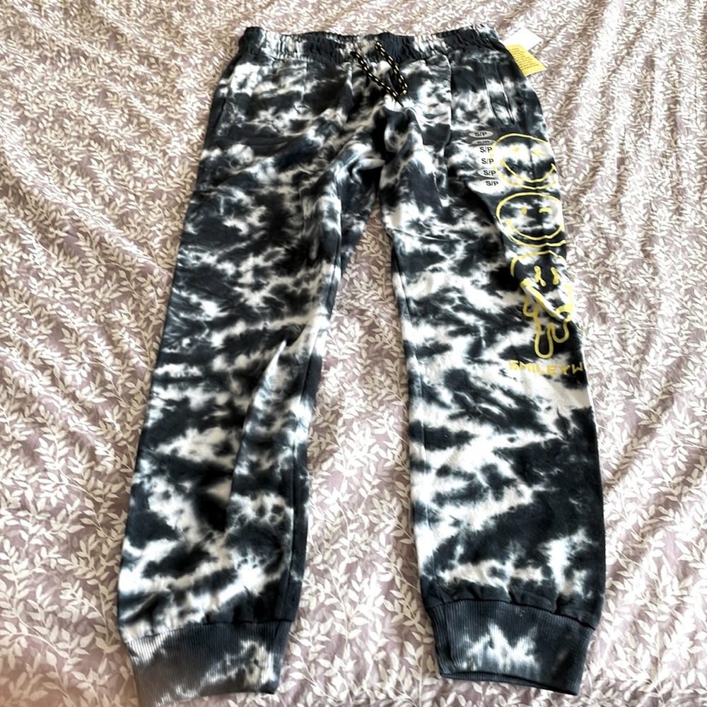 100% cotton Men’s small sweatpants. Black, white, yellow. Brand: Smiley World